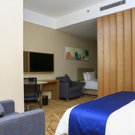 Holiday Inn Express Chengdu West Gate By Ihg Bagian luar foto