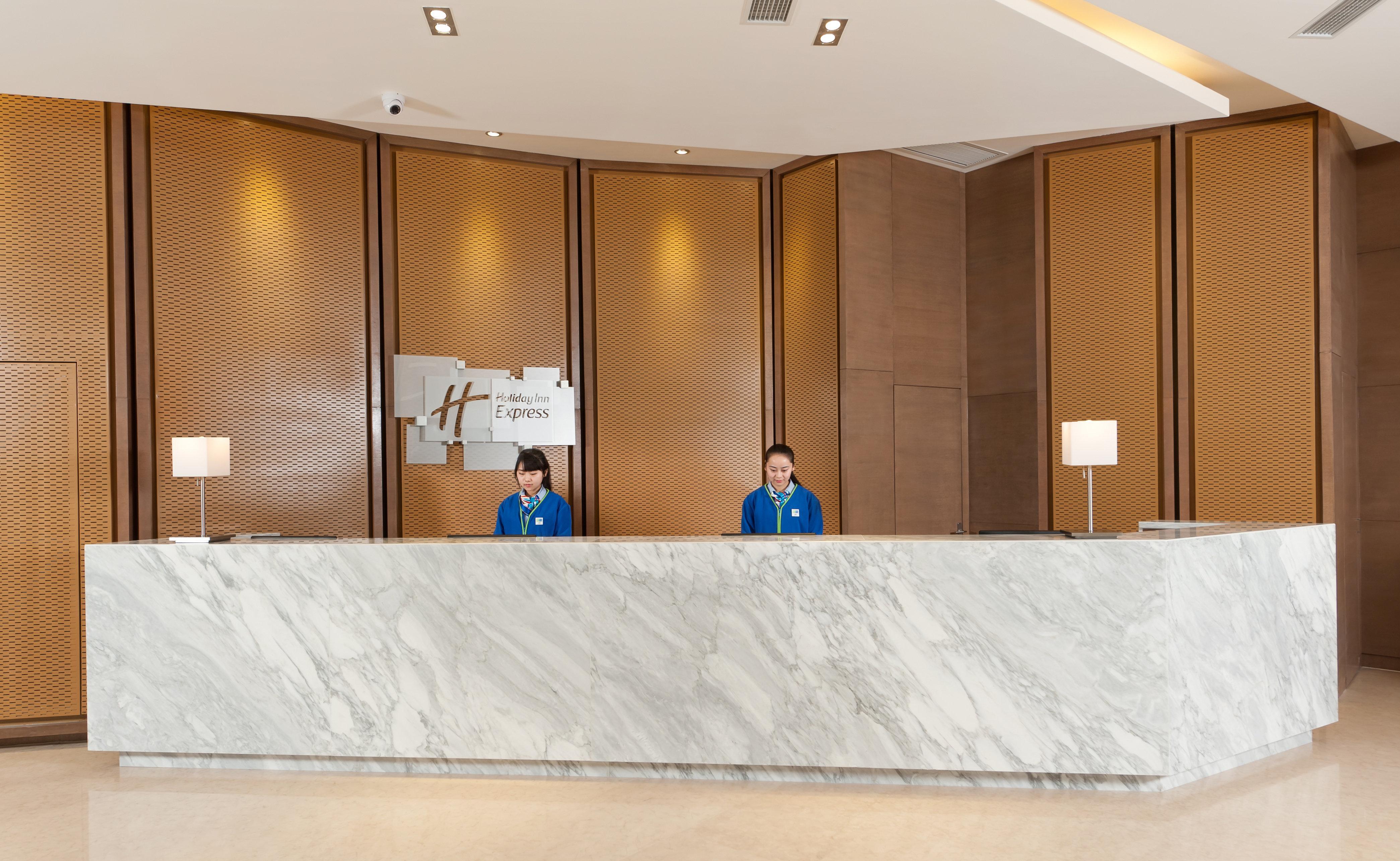 Holiday Inn Express Chengdu West Gate By Ihg Bagian luar foto