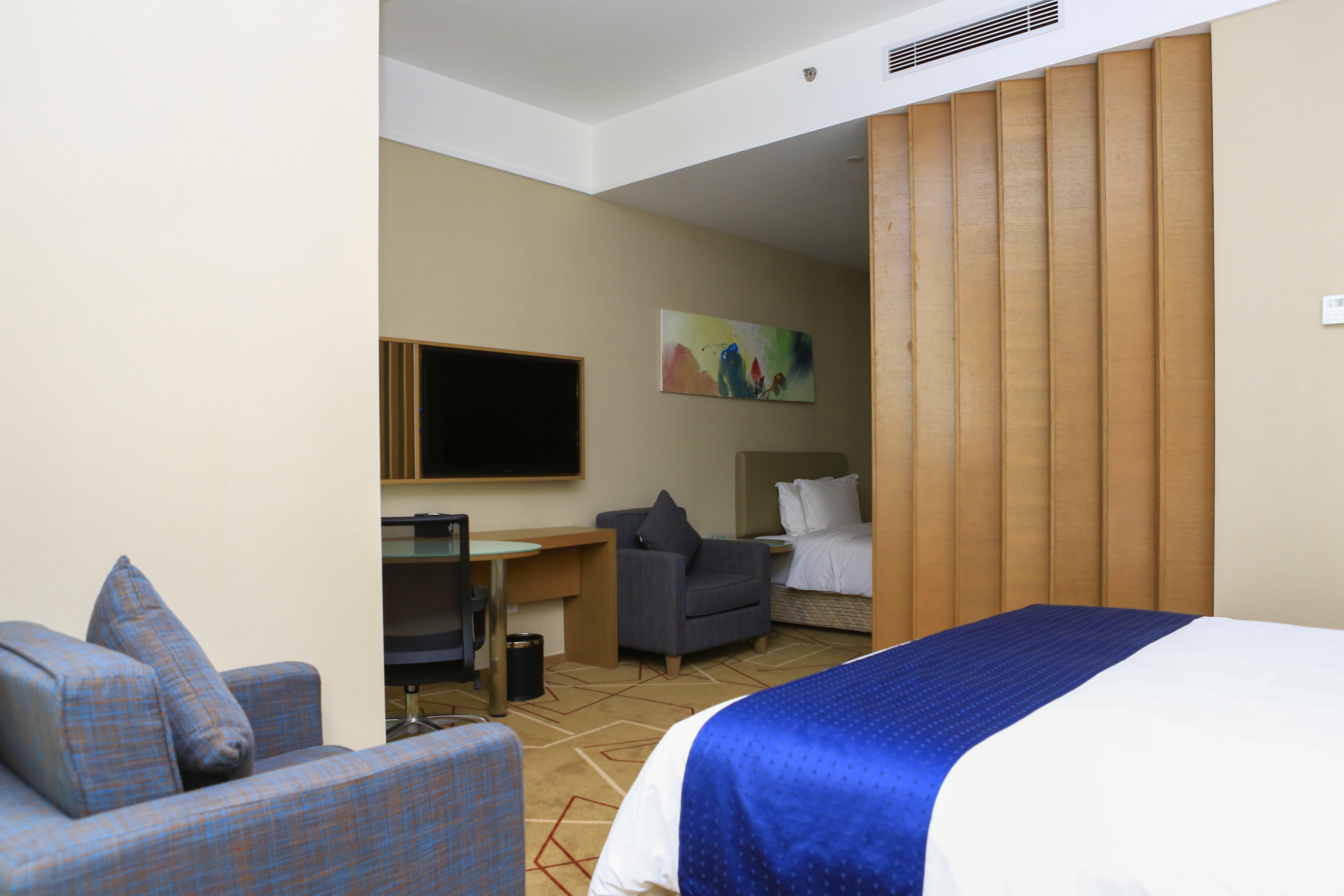 Holiday Inn Express Chengdu West Gate By Ihg Bagian luar foto