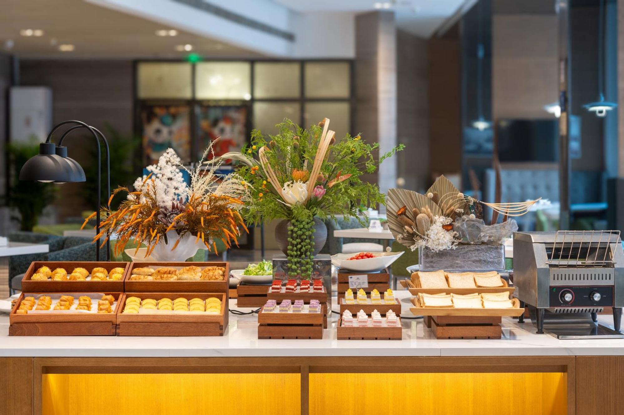 Holiday Inn Express Chengdu West Gate By Ihg Bagian luar foto